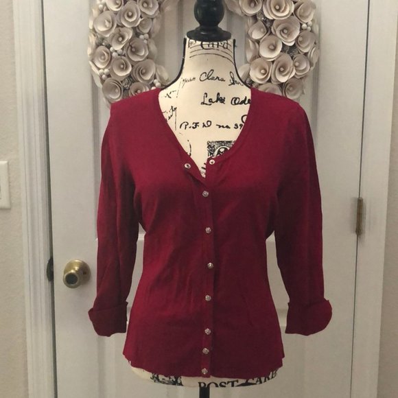 White House Black Market Sweaters - 🆕White House Black Market Magenta cardigan